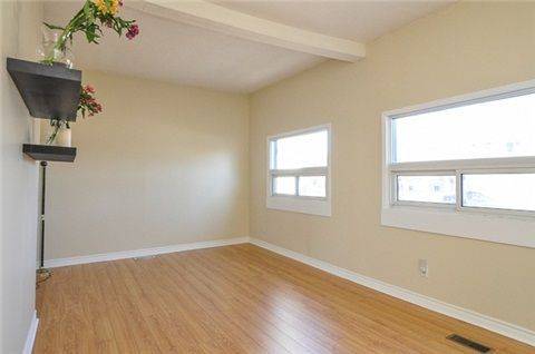 Oshawa, ON L1J 4W2,132 Grenfell ST