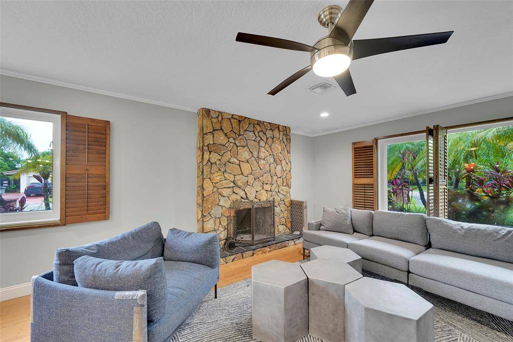 Hollywood, FL 33021,1518 Yale Dr