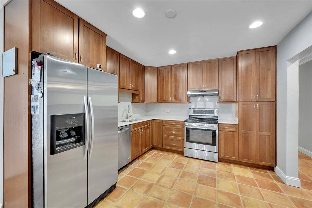 Hollywood, FL 33021,1518 Yale Dr