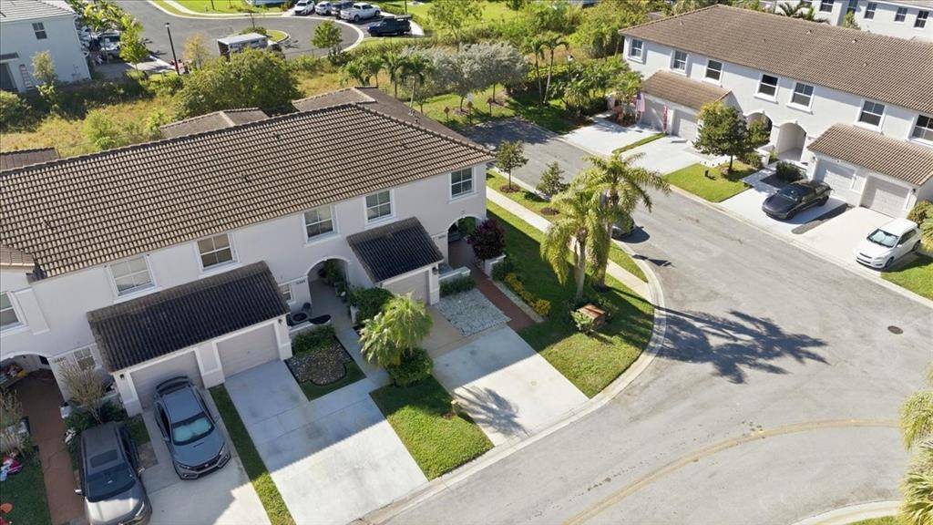 Pembroke Pines, FL 33027,16890 SW 1st Mnr #1