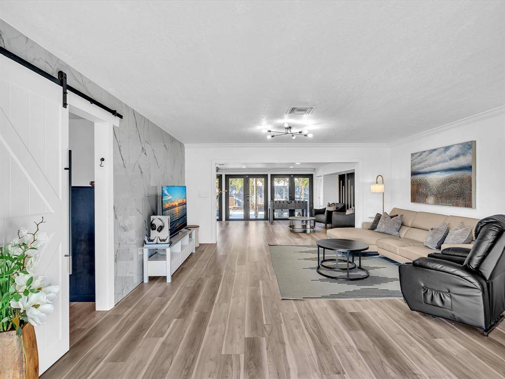 Fort Lauderdale, FL 33308,2105 NE 62nd St