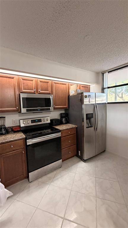 Oakland Park, FL 33309,110 Lake Emerald Dr #107