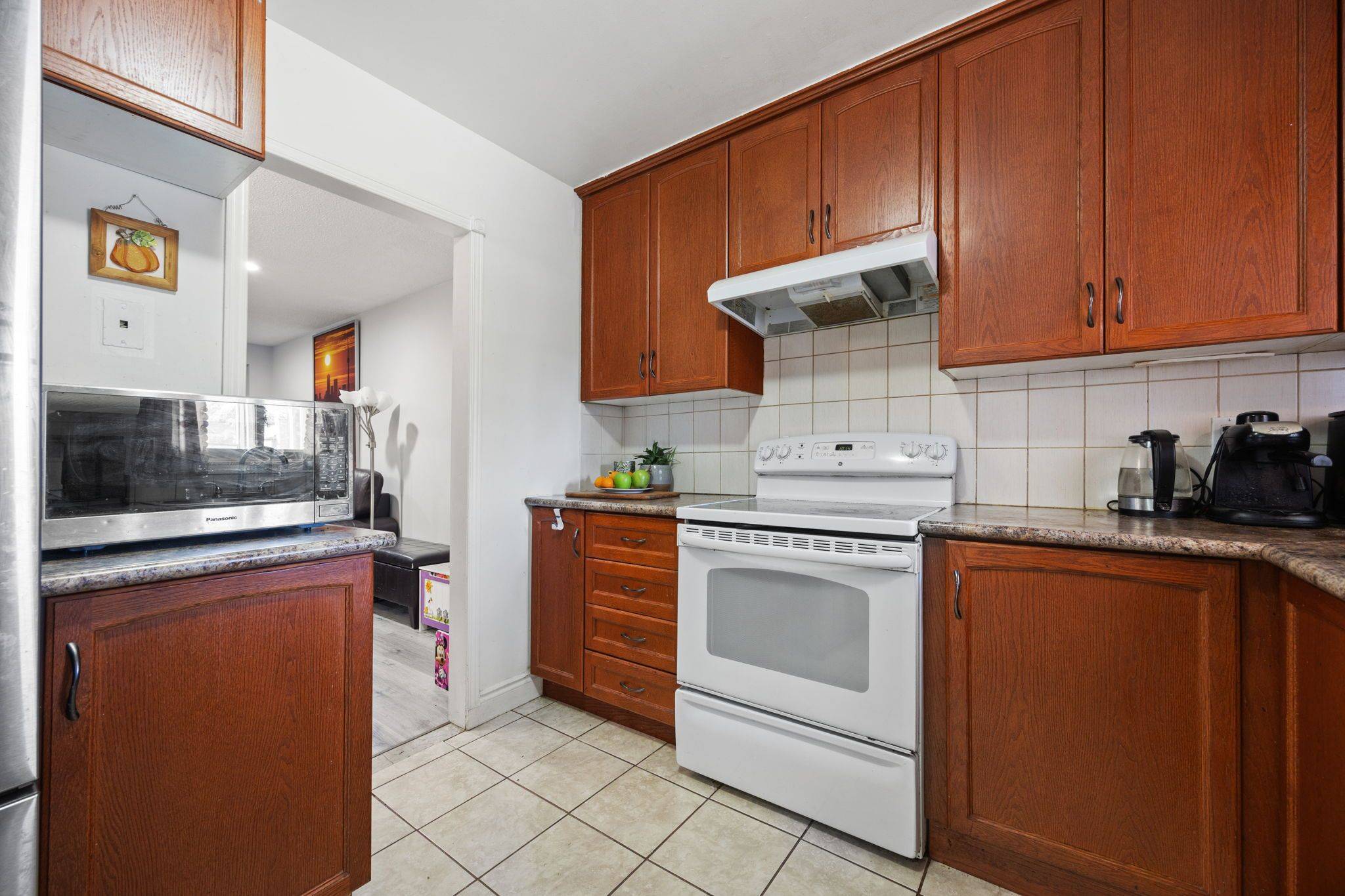 Vaughan, ON L4K 2H9,23 Riviera DR W