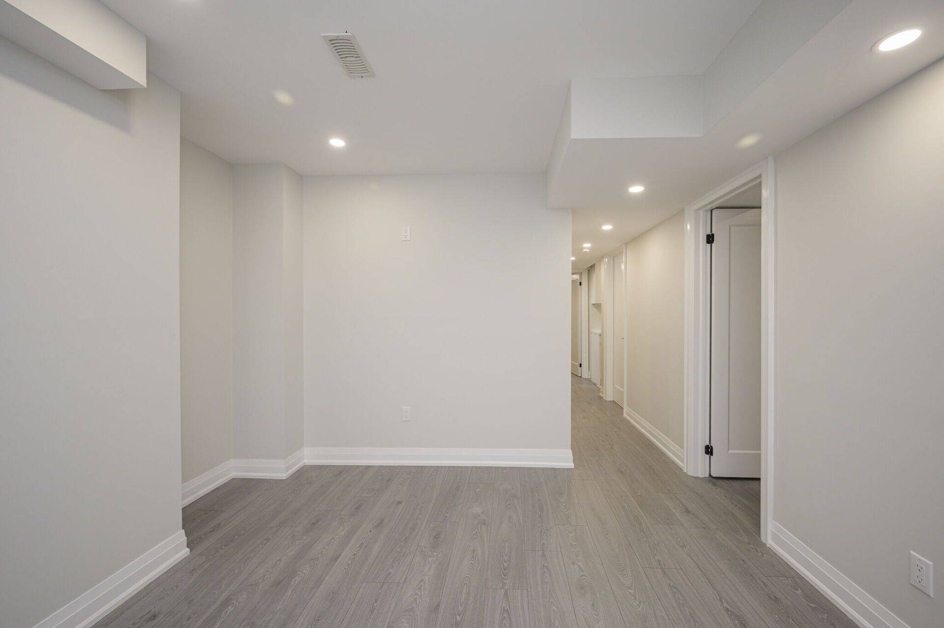 Mississauga, ON L5M 0V2,3498 Park Heights WAY #LOWER