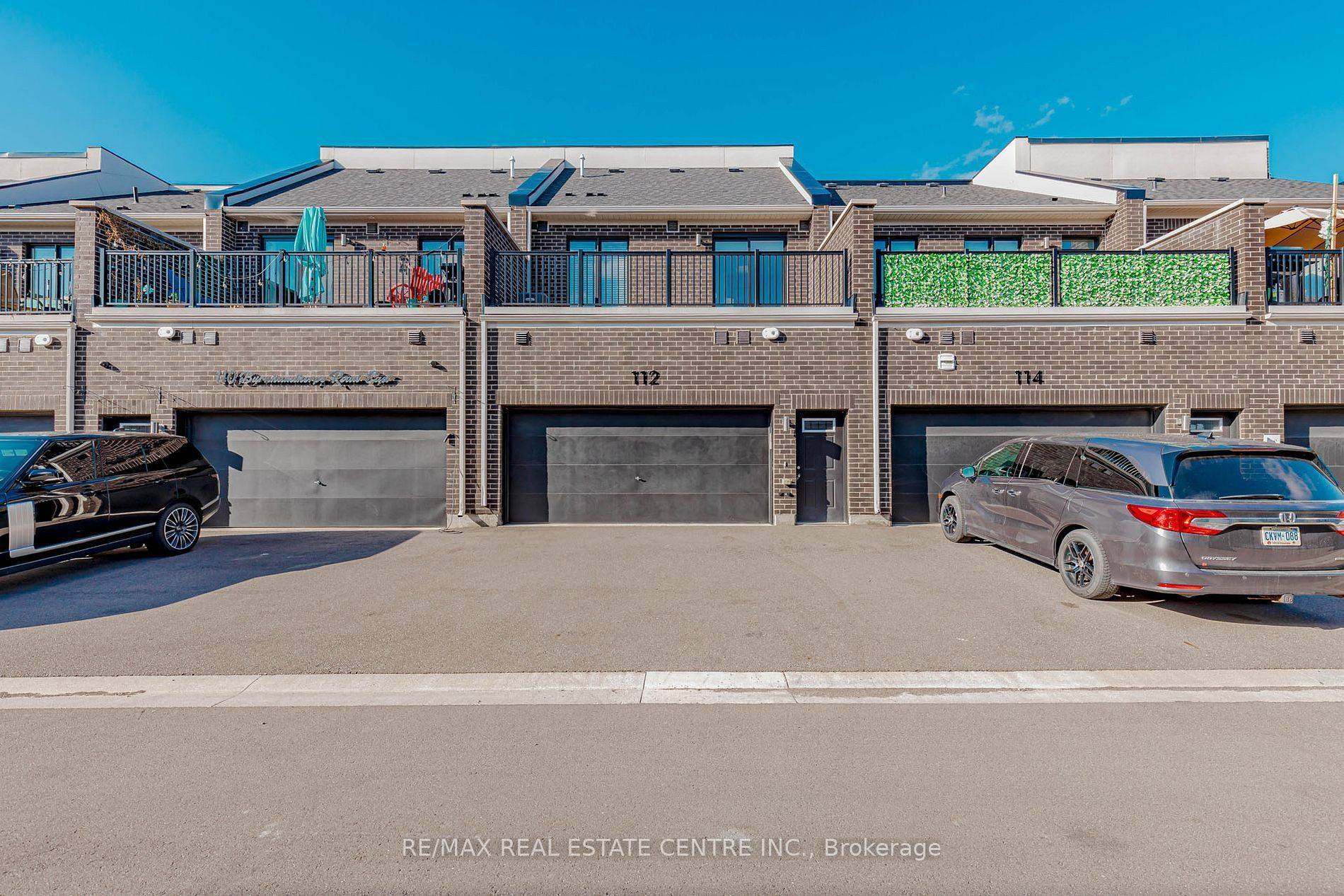 Oakville, ON L6H 0X8,112 Burnhamthorpe RD E