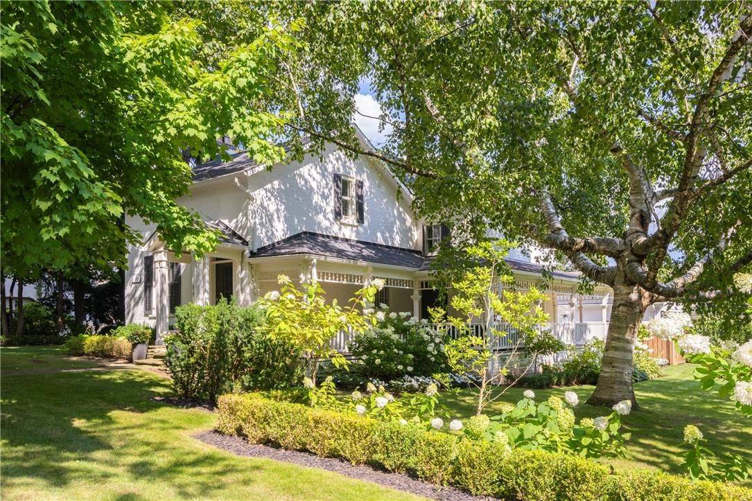 Oakville, ON L6J 1B5,212 King ST