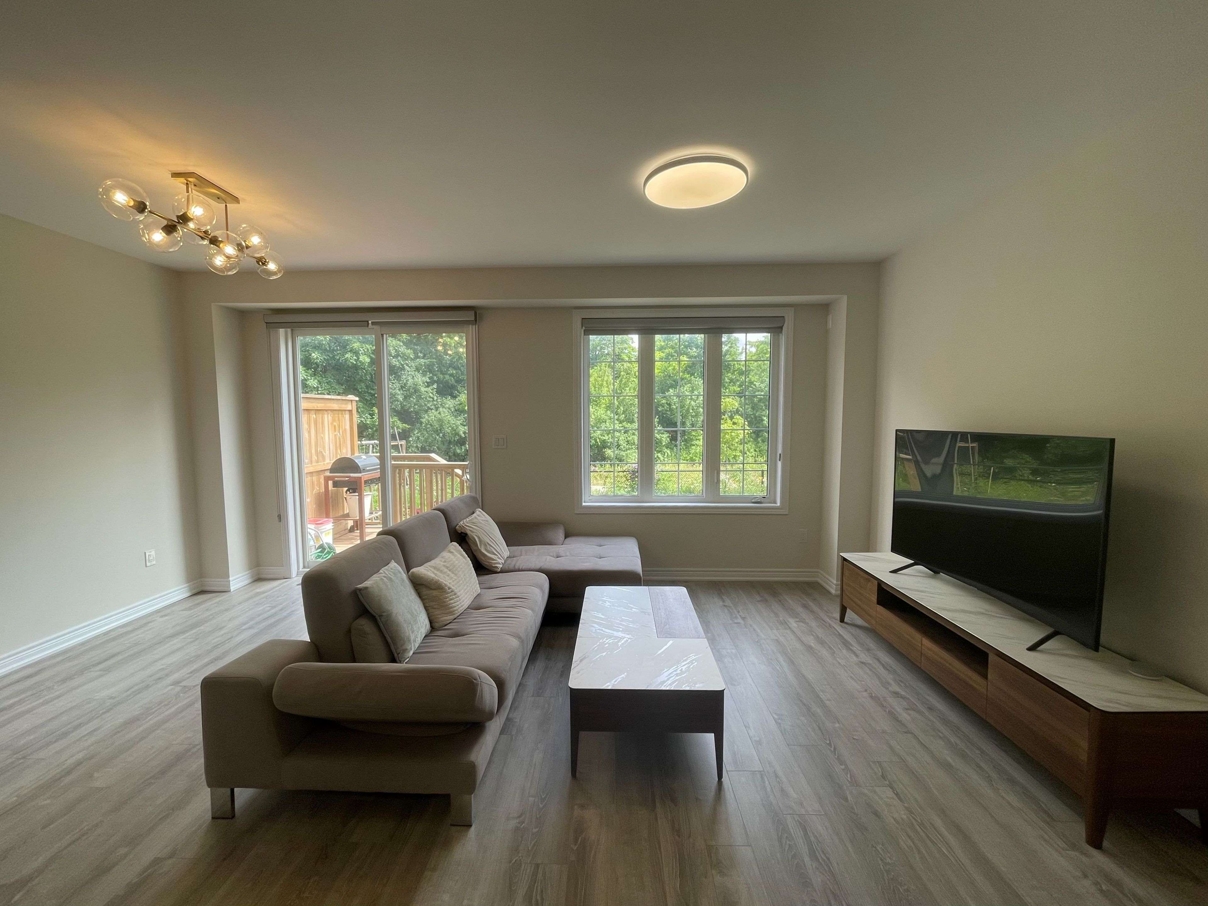 Oakville, ON L6H 0X1,3335 Mockingbird Common