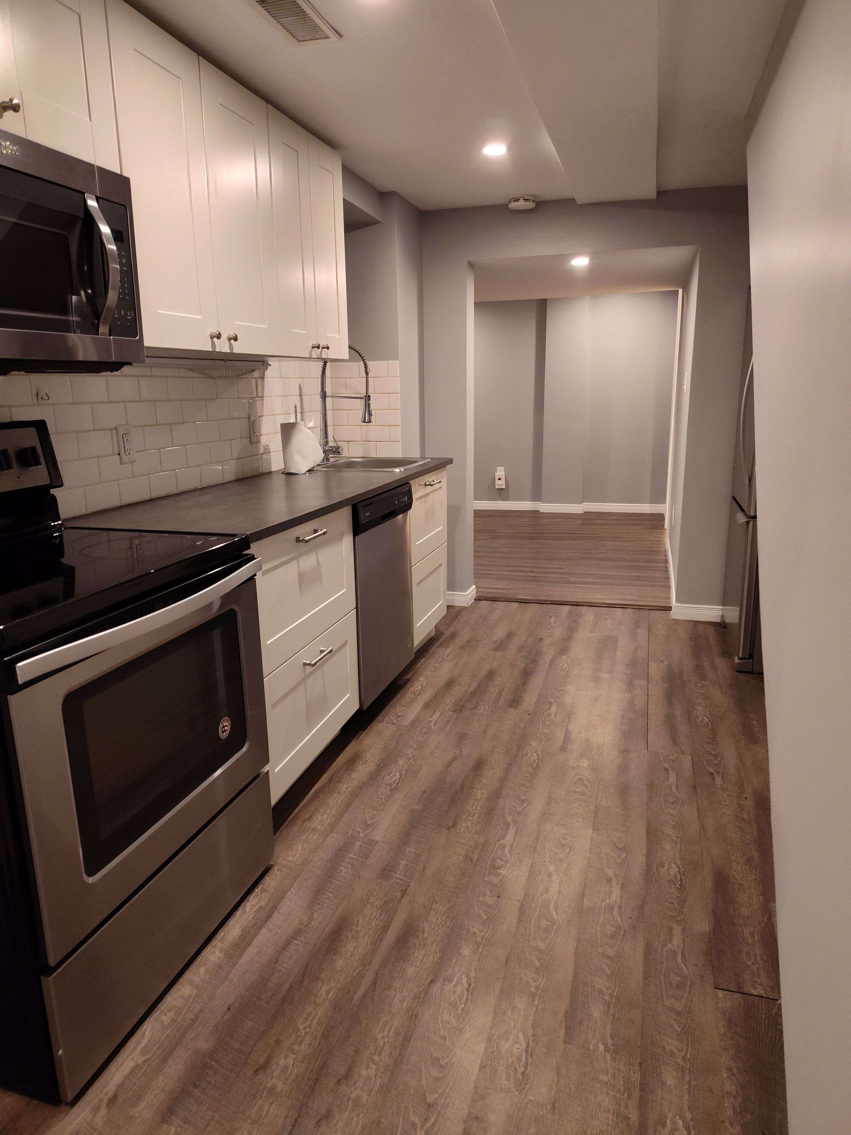 Hamilton, ON L9C 2C2,88 San Fernando DR #LOWER