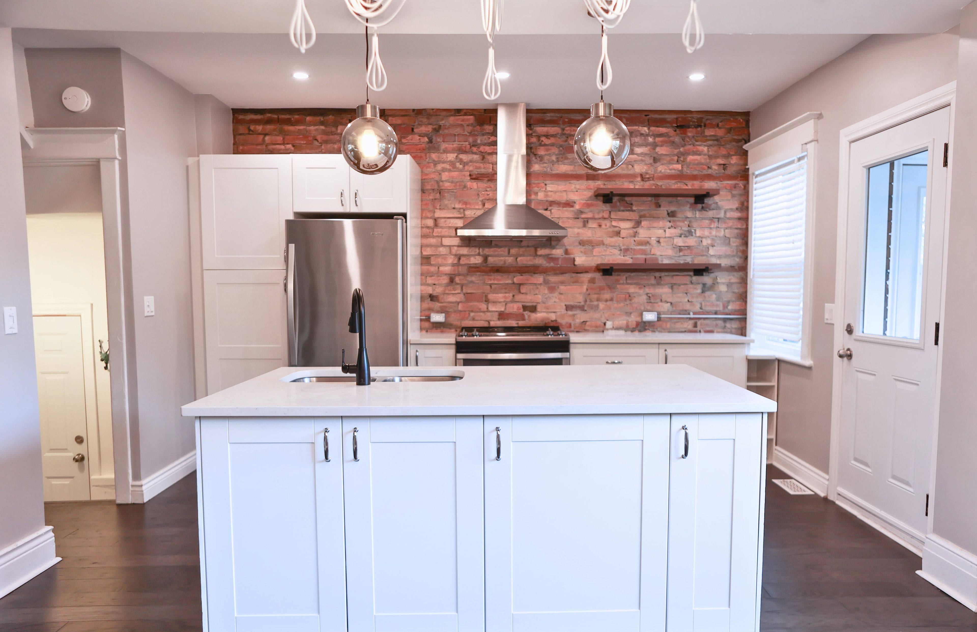 Hamilton, ON L8L 1R1,Address not disclosed