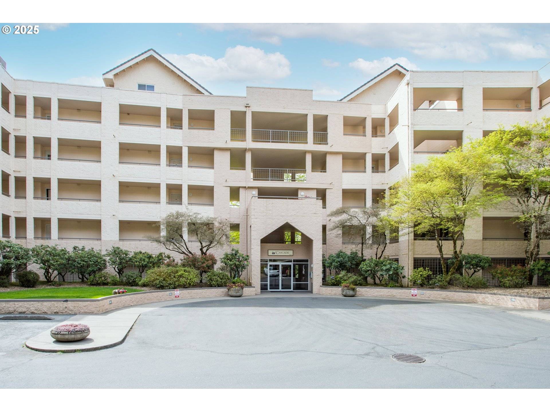 Portland, OR 97210,6685 W BURNSIDE ST #324