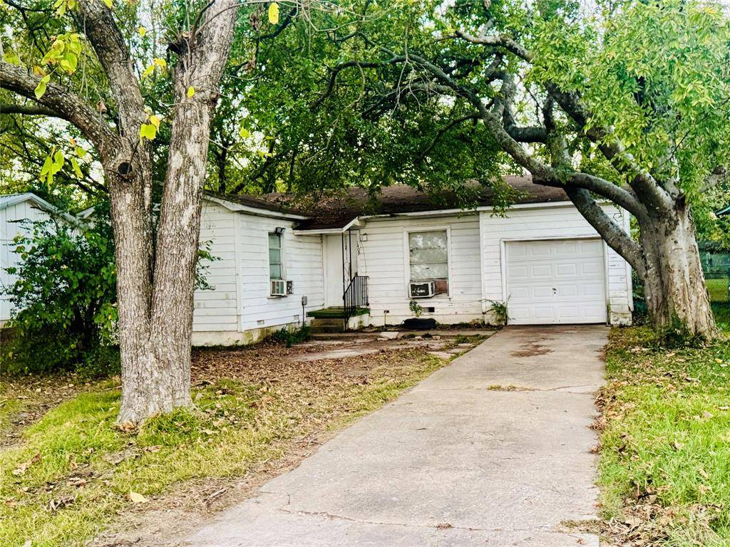 Bonham, TX 75418,1409 Lynn Street