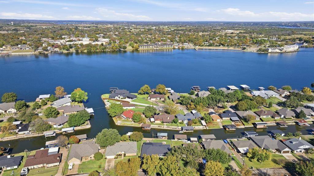 Granbury, TX 76048,502 Tahiti Drive