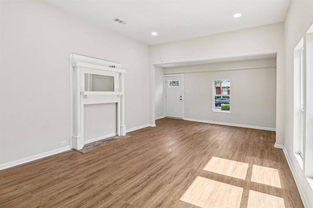 Dallas, TX 75208,403 S Willomet Avenue