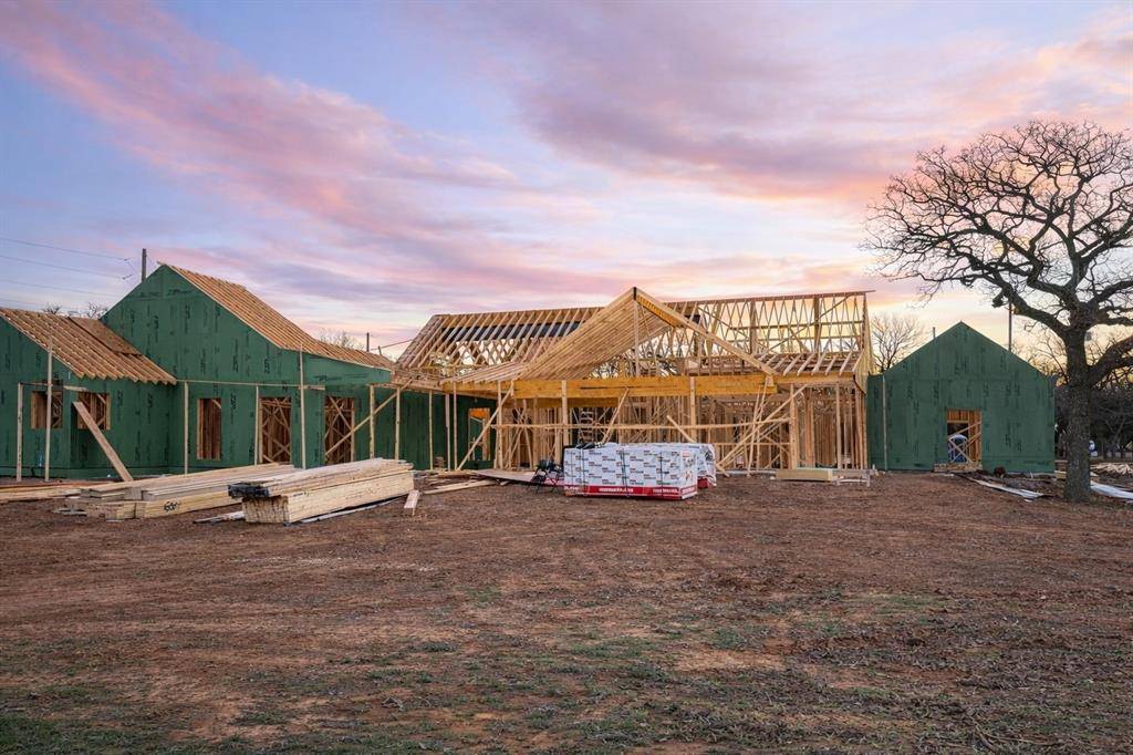 Joshua, TX 76058,7211 County Road 1017