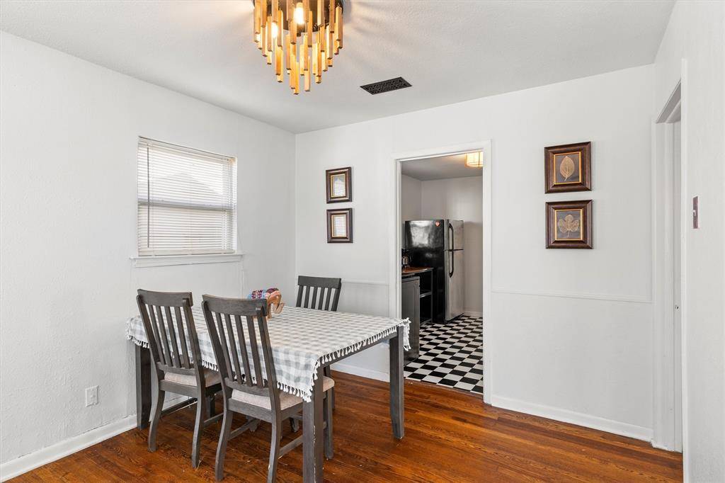 Fort Worth, TX 76110,2739 Livingston Avenue