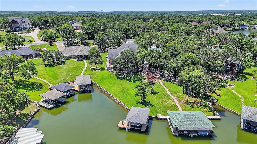 Lake Kiowa, TX 76240,214 Kiowa Drive E