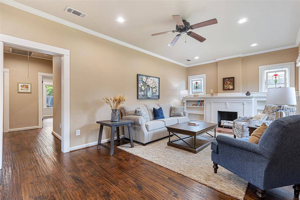 Dallas, TX 75208,932 N Windomere Avenue