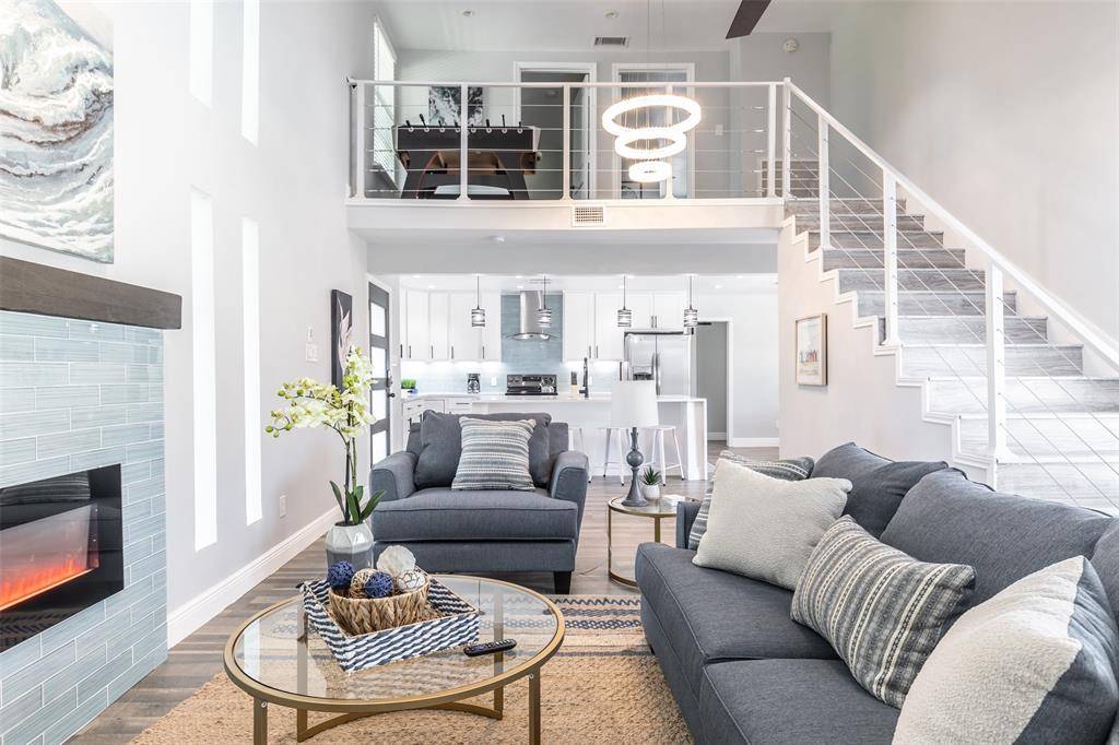 Irving, TX 75062,3829 Twin Falls Street