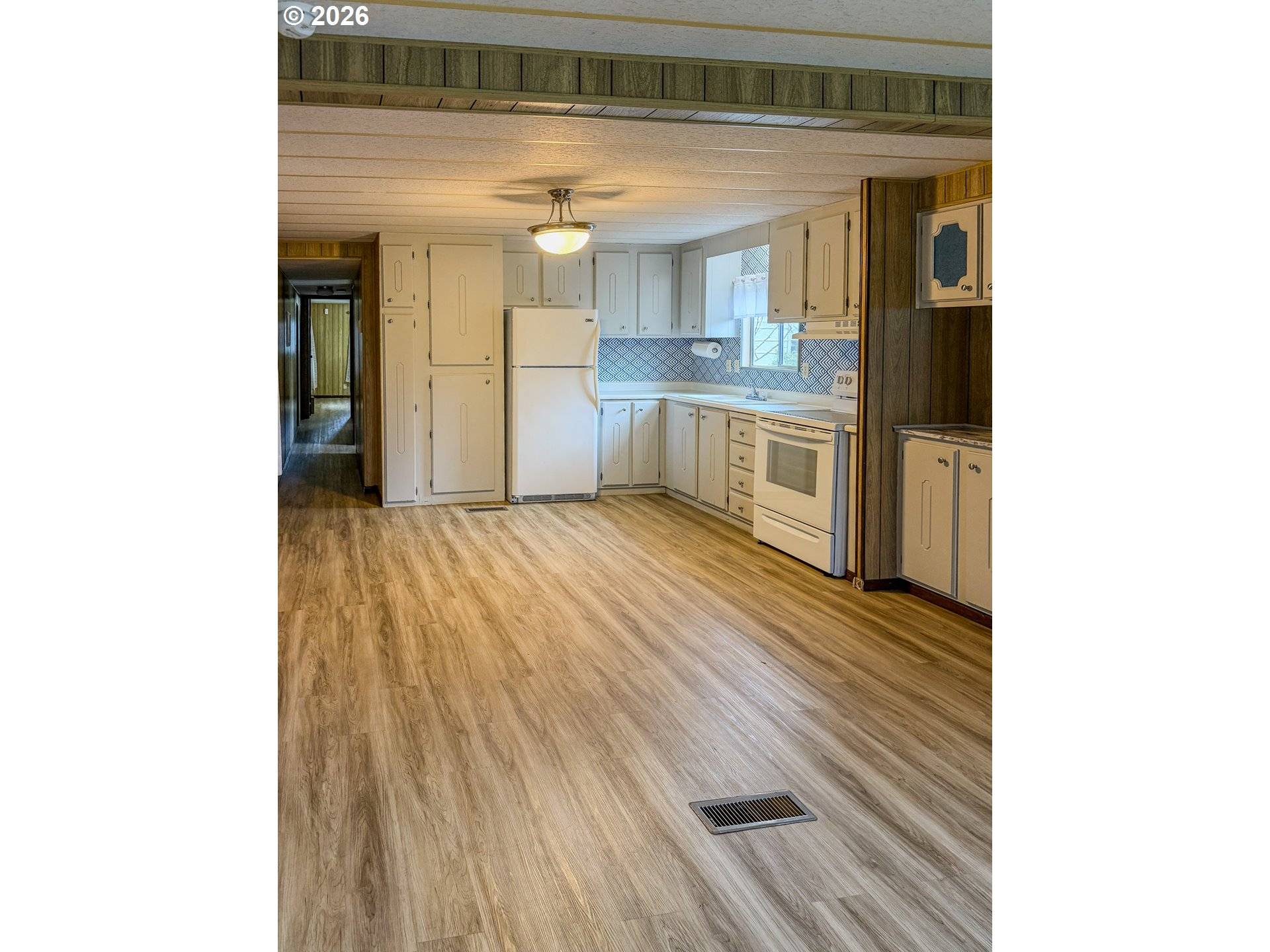 Eugene, OR 97405,34098 EL ROBLE AVE