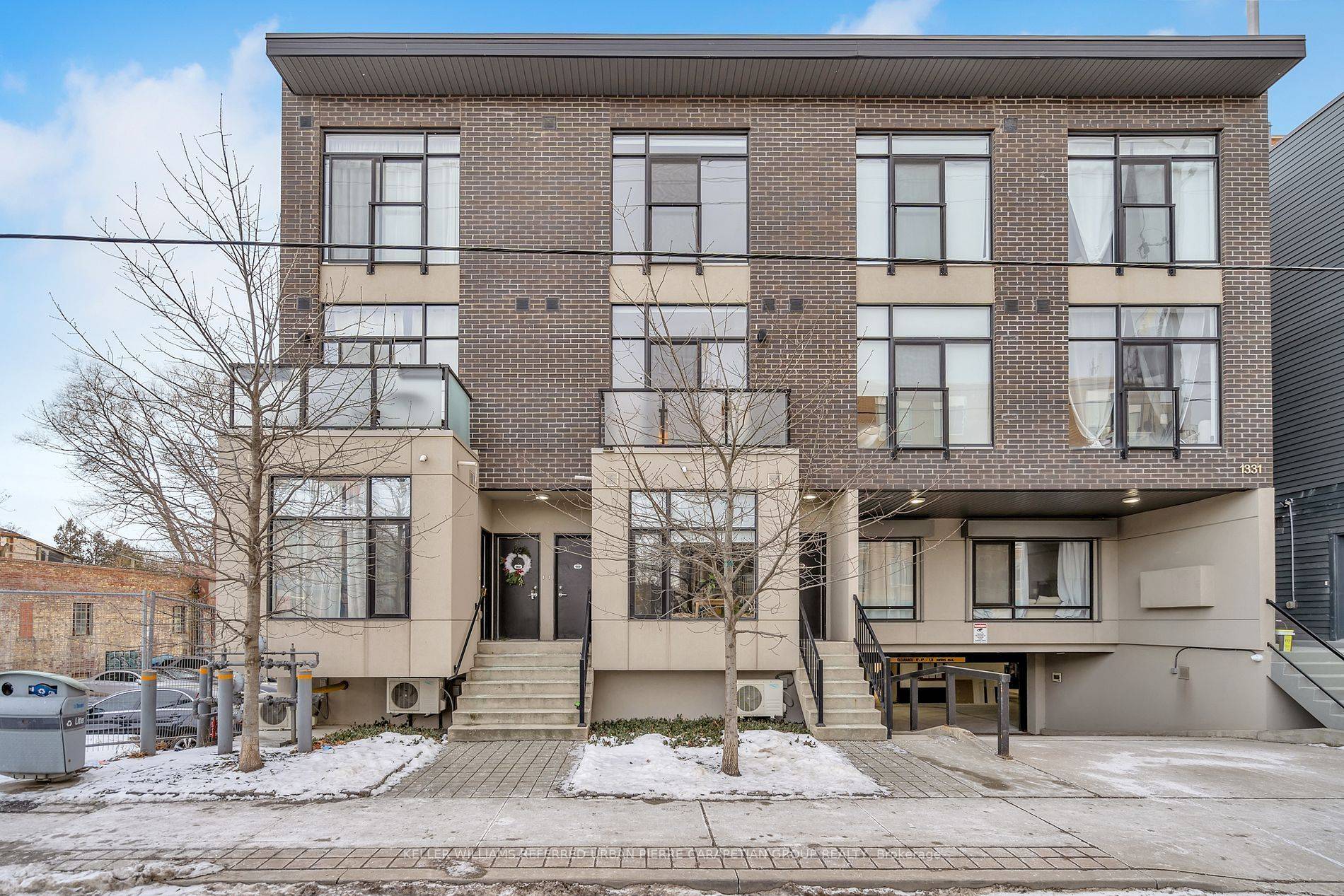 Toronto E01, ON M4L 1Y8,1331 Gerrard AVE #3