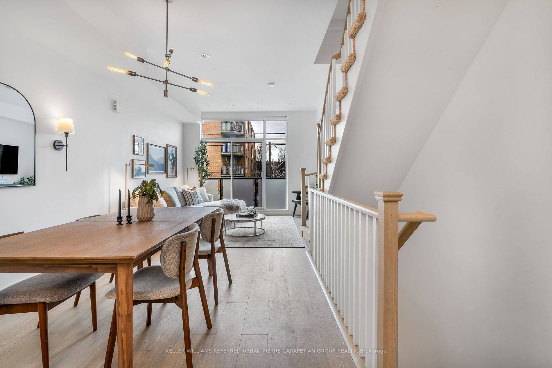 Toronto E01, ON M4L 1Y8,1331 Gerrard AVE #3