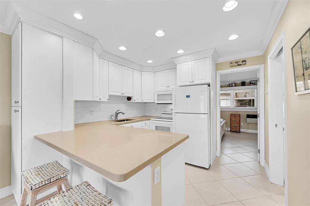 Pompano Beach, FL 33062,1110 N Riverside Dr #24