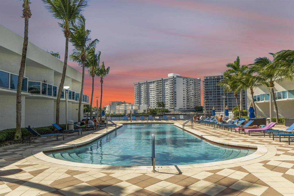 Hallandale Beach, FL 33009,1945 S Ocean Dr #502