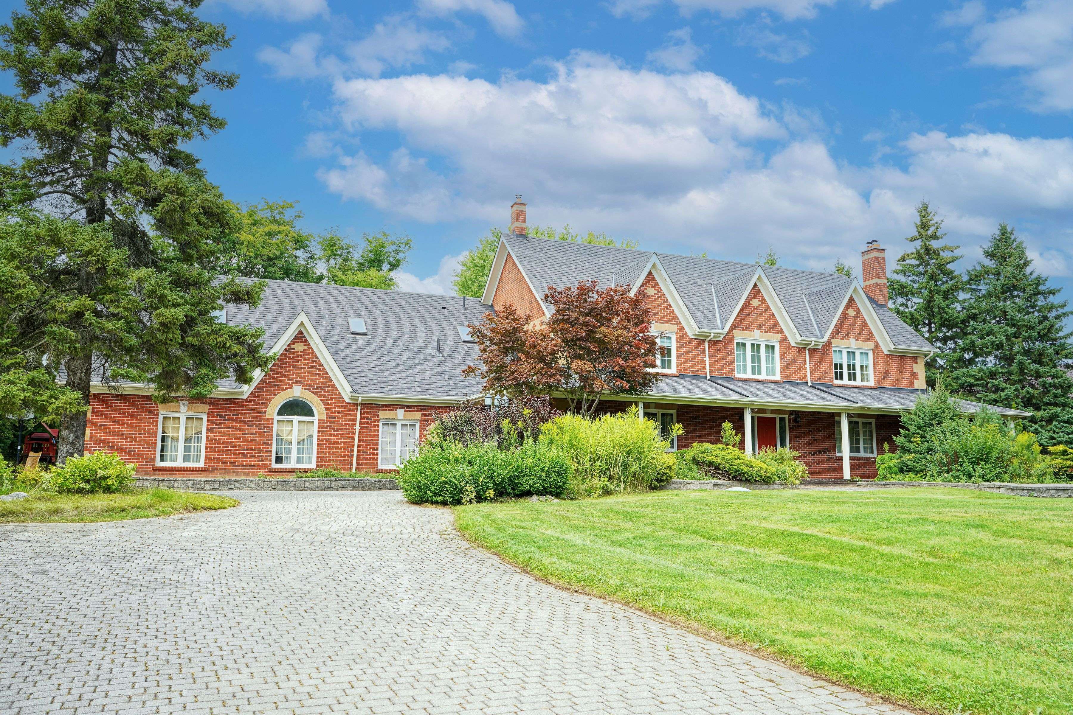 Richmond Hill, ON L4E 3M1,54 Ridgewood DR