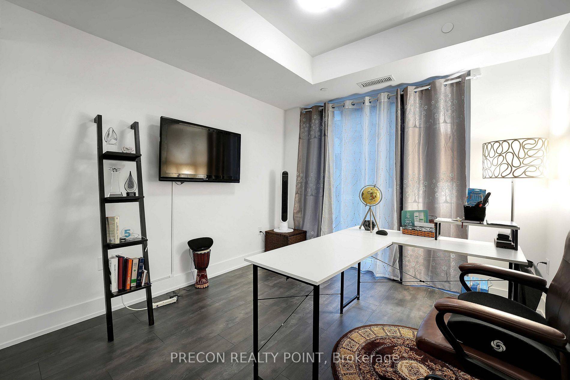 Oakville, ON L5M 5P6,2450 Old Bronte RD N #322