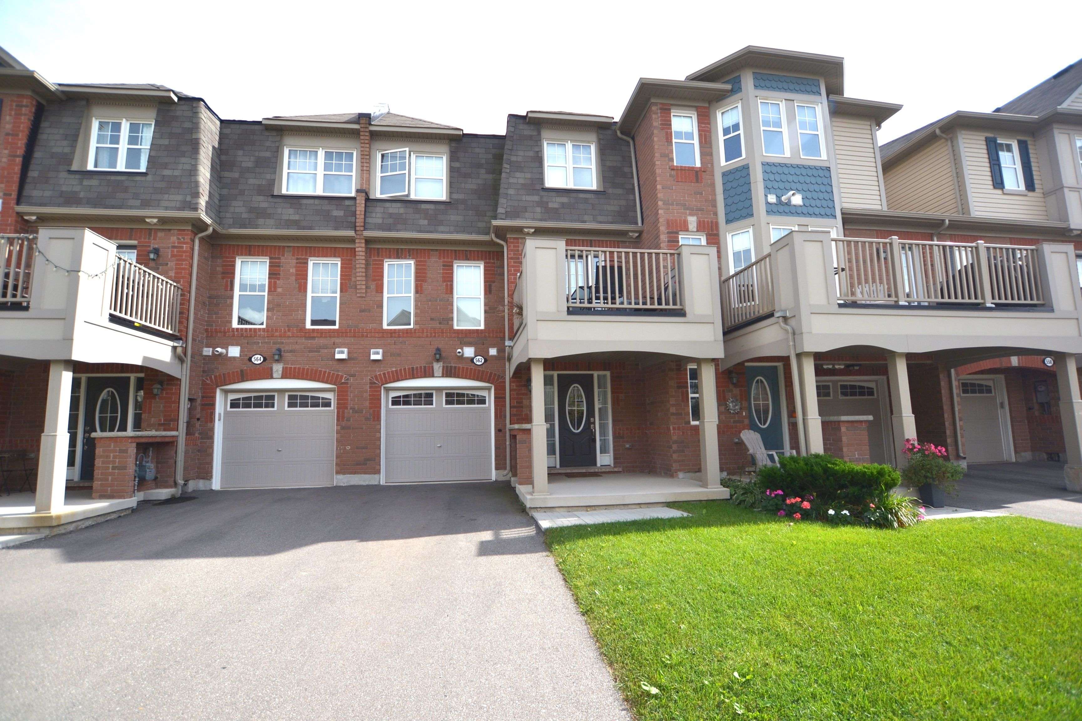 Milton, ON L9T 8H7,562 Pharo PT