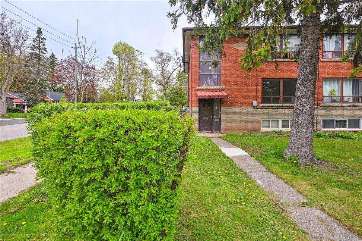Oakville, ON L6L 3J4,203 Nelson ST #1
