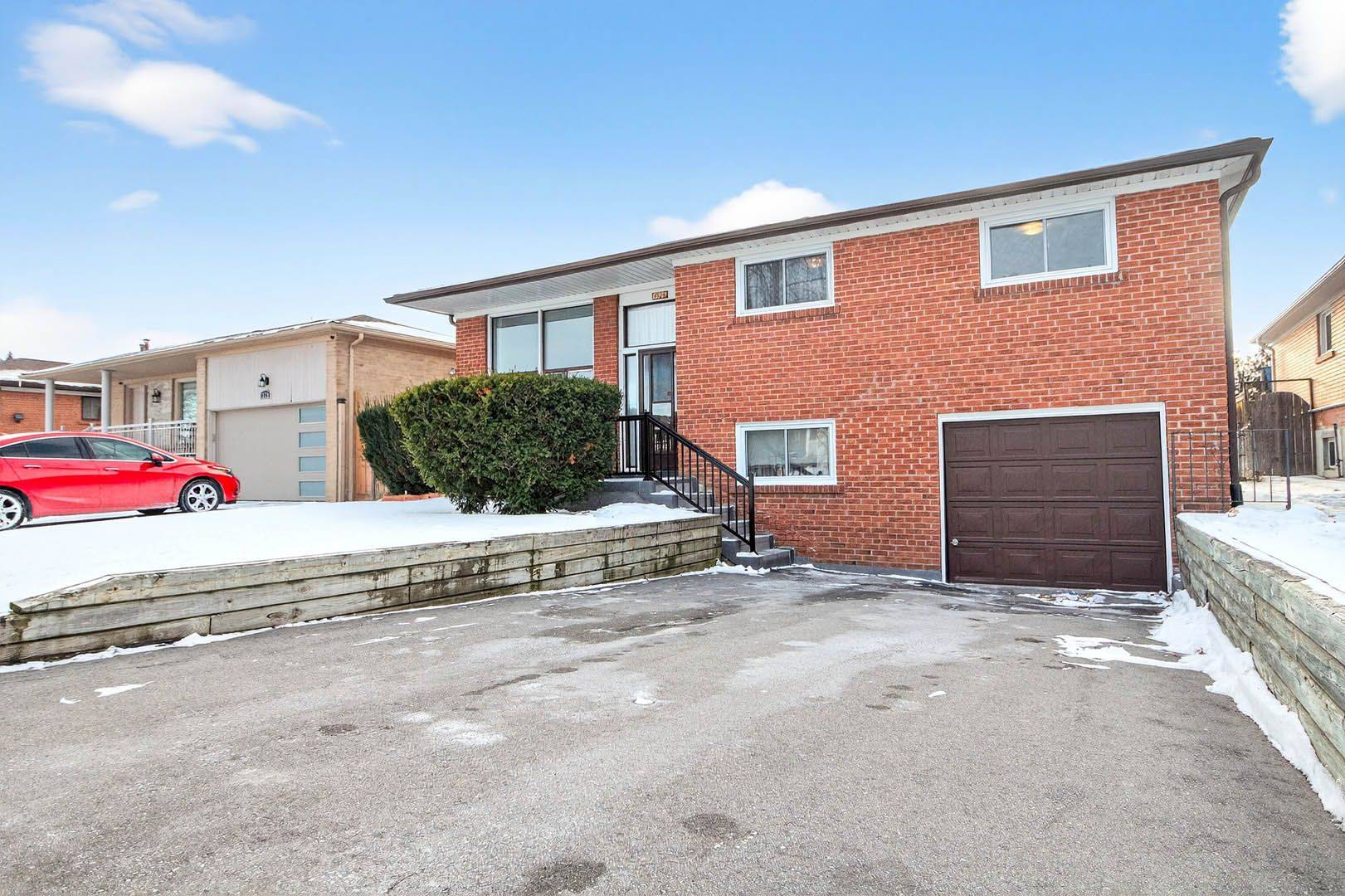 Mississauga, ON L4T 2V7,7524 Wrenwood CRES