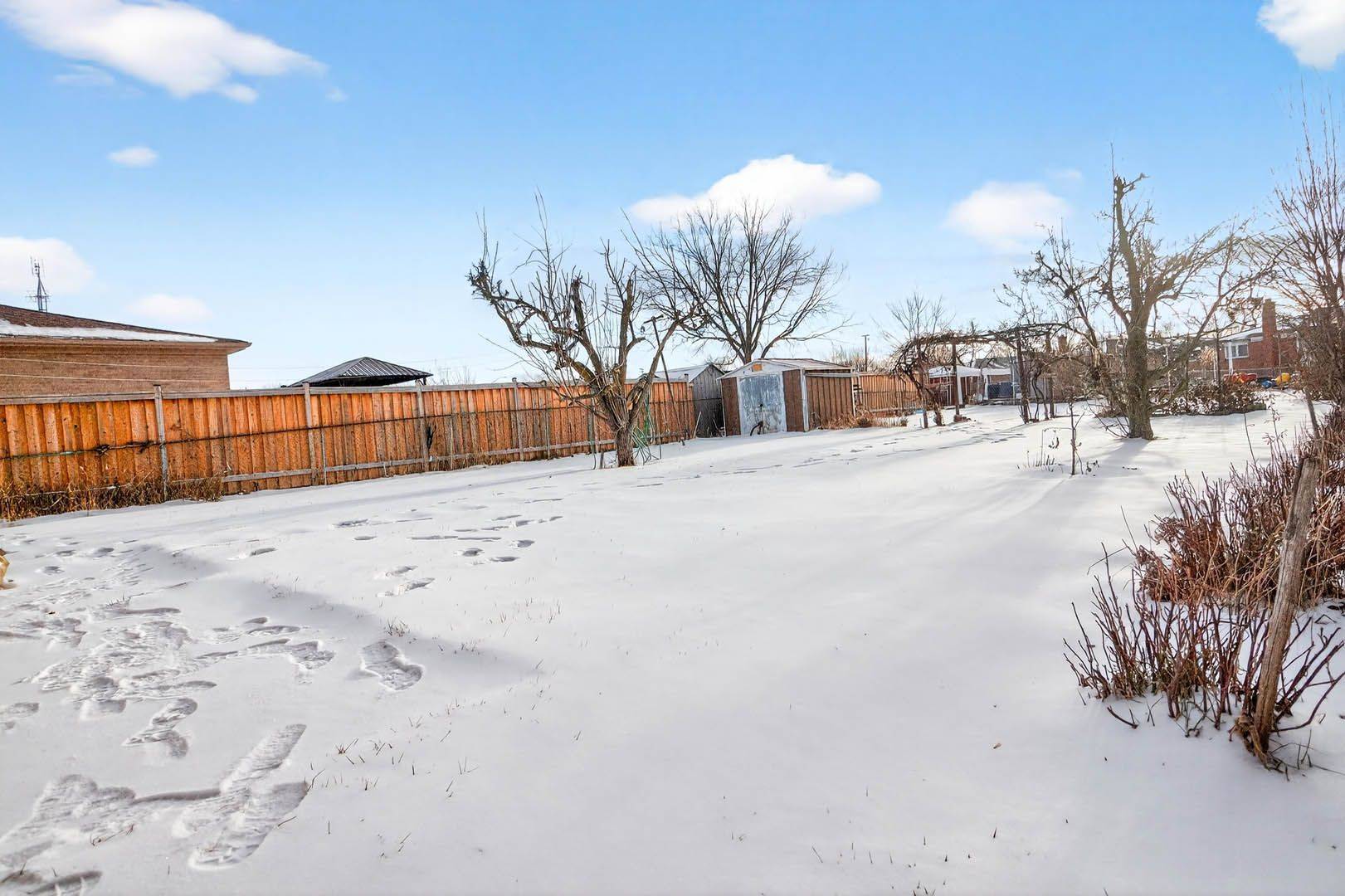 Mississauga, ON L4T 2V7,7524 Wrenwood CRES