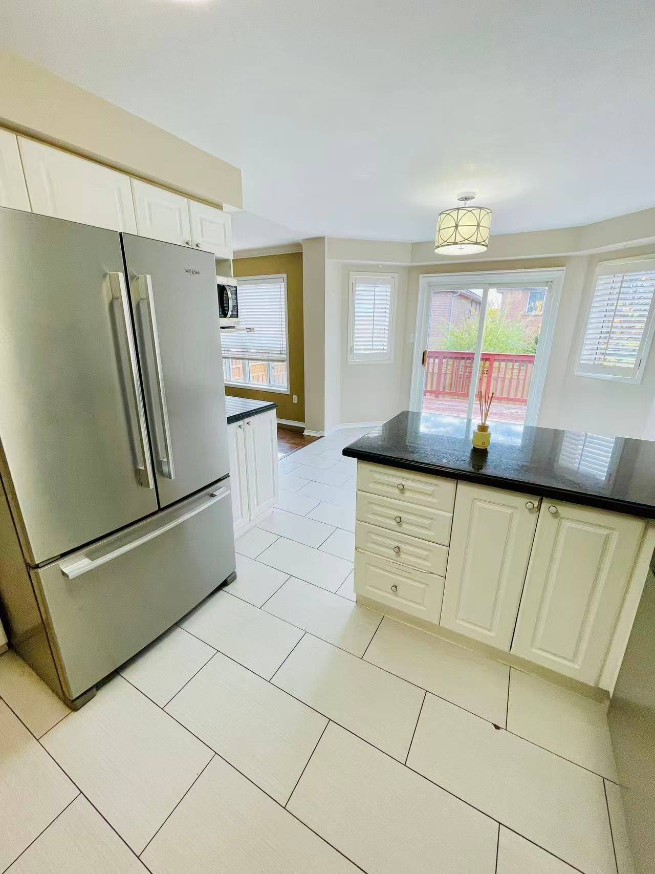 Mississauga, ON L5V 2L3,5316 Hollypoint AVE