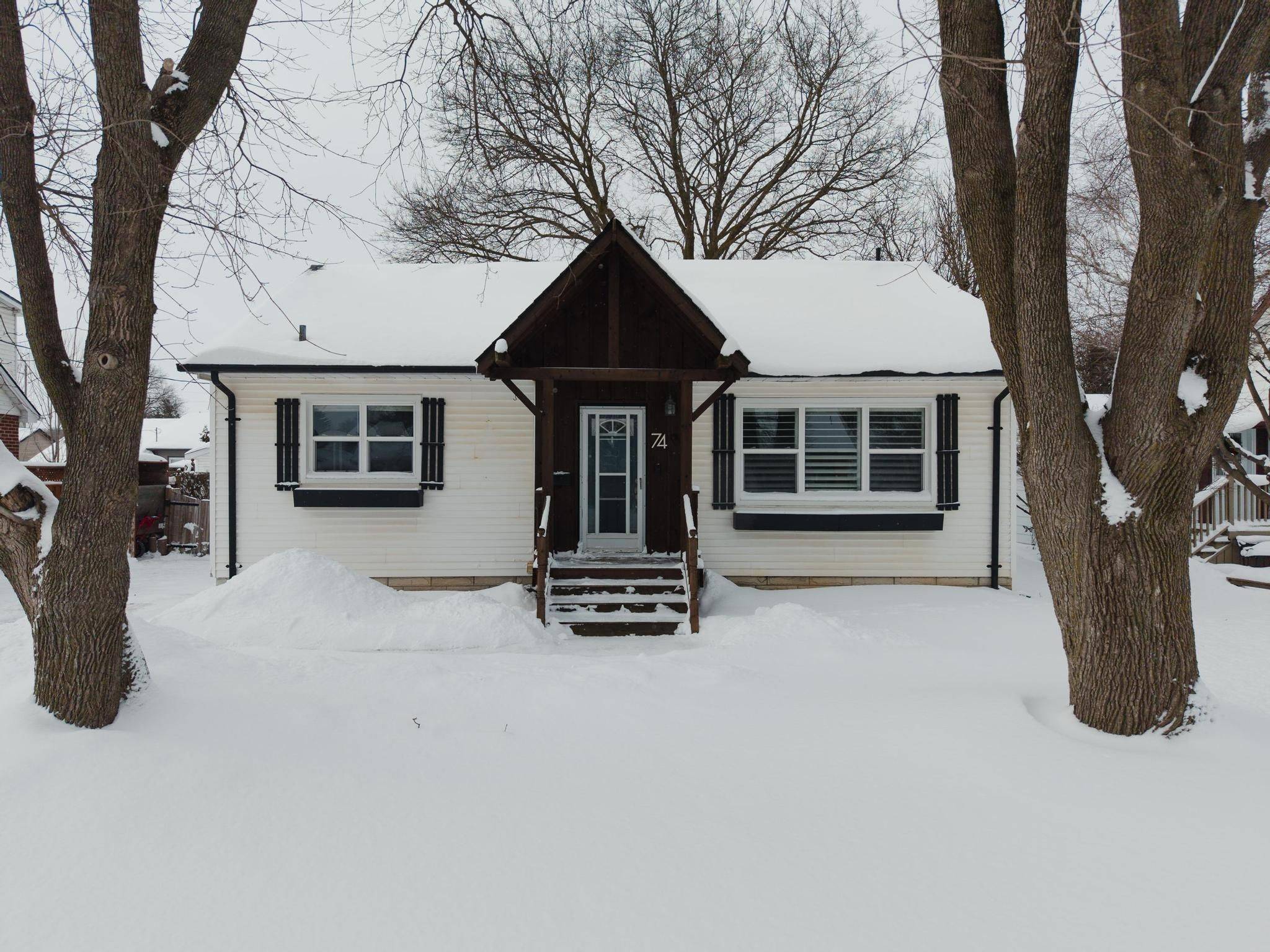 Woolwich, ON N3B 2X9,74 Duke ST