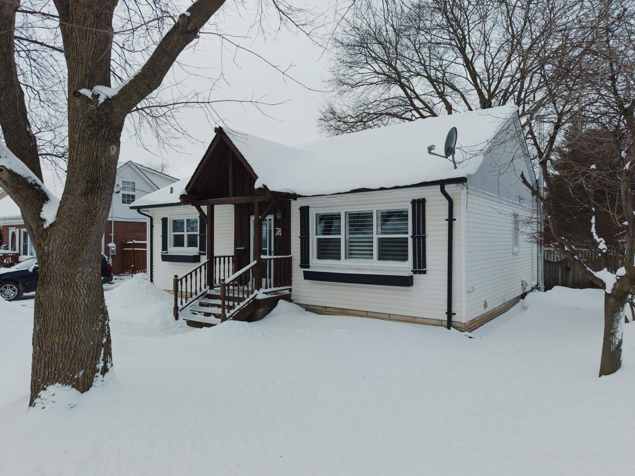 Woolwich, ON N3B 2X9,74 Duke ST