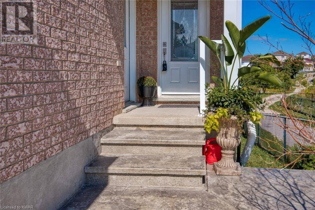 Kitchener, ON N2N 3K1,352 Bankside DR