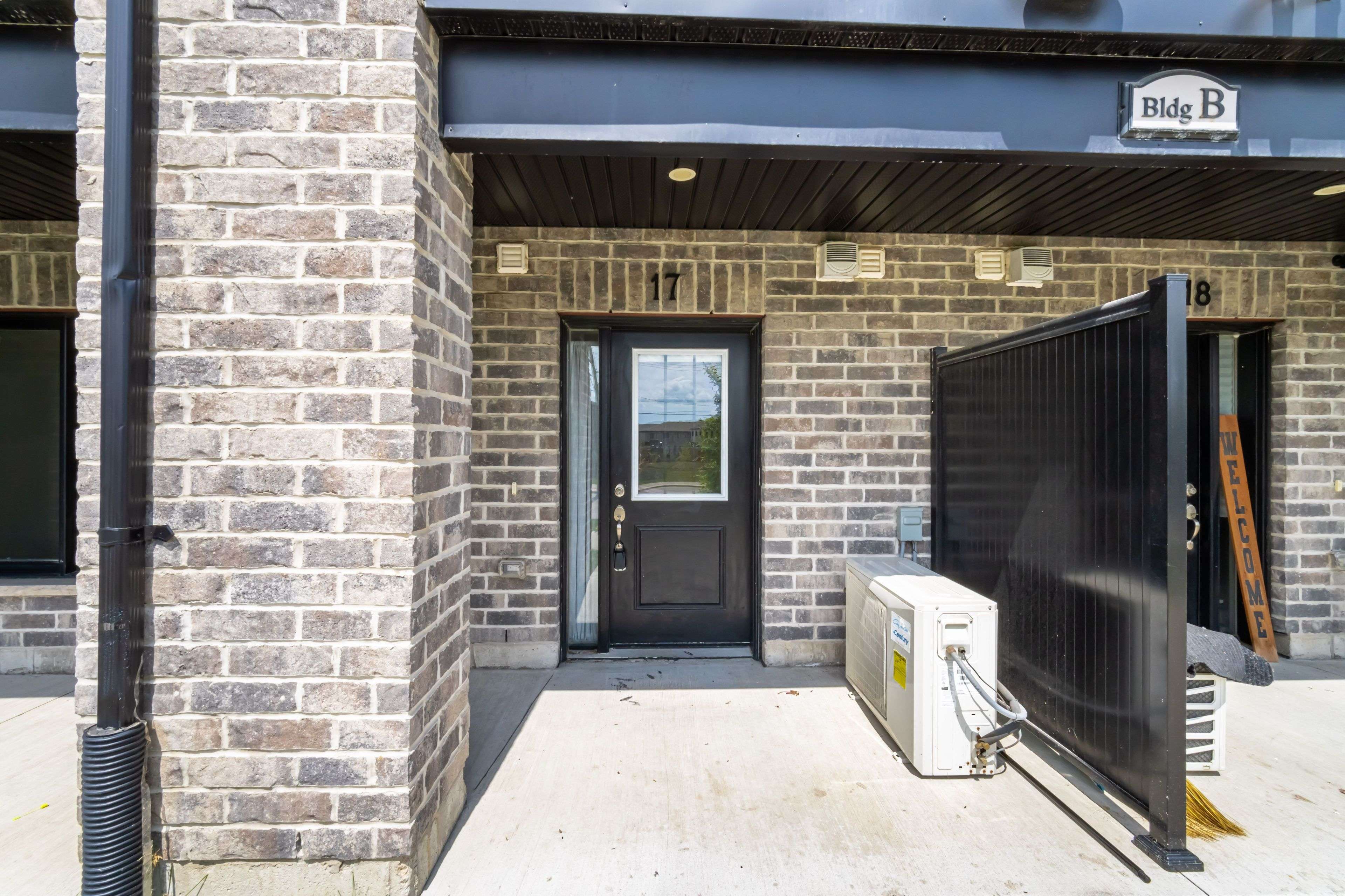 Kitchener, ON N2R 0P5,160 Rochefort ST #B-17