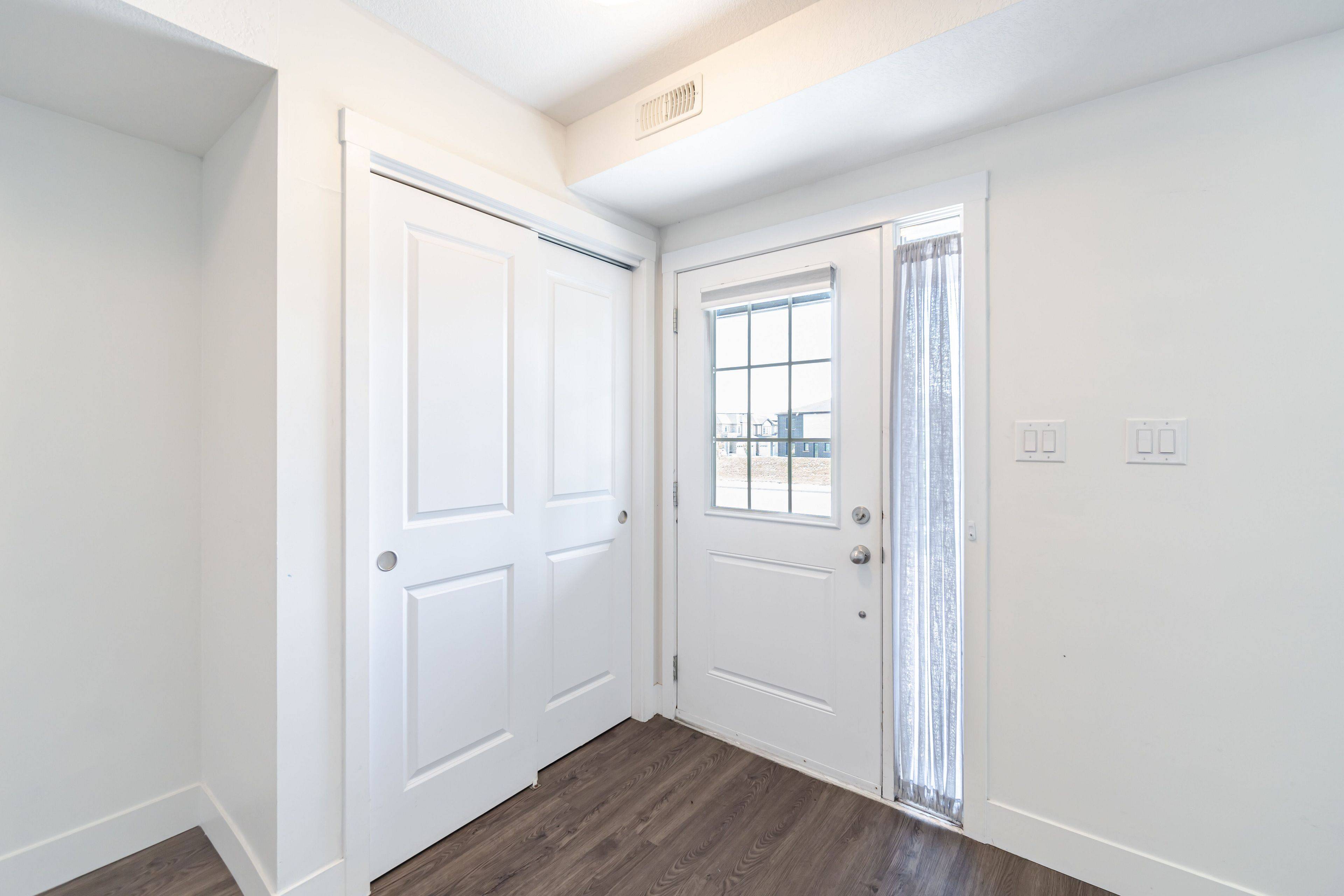 Kitchener, ON N2R 0P5,160 Rochefort ST #B-17