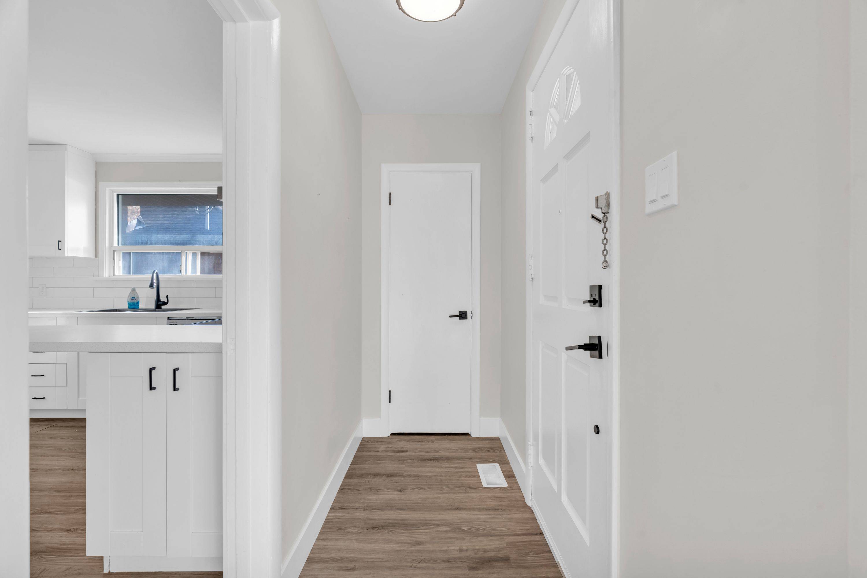 Kitchener, ON N2B 1Z3,220 Bruce ST