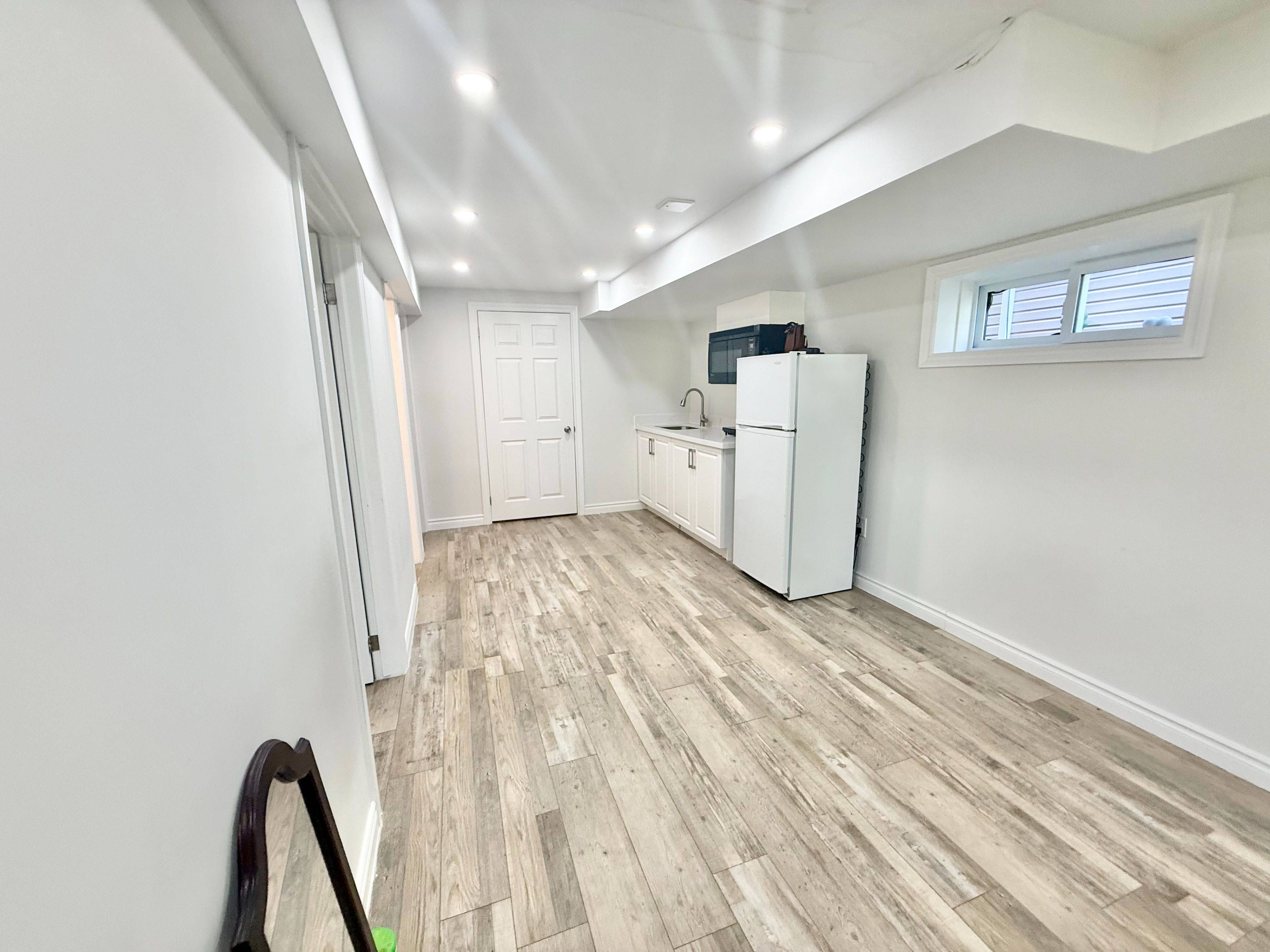 Waterloo, ON N2V 2L1,668A Butternut AVE #B