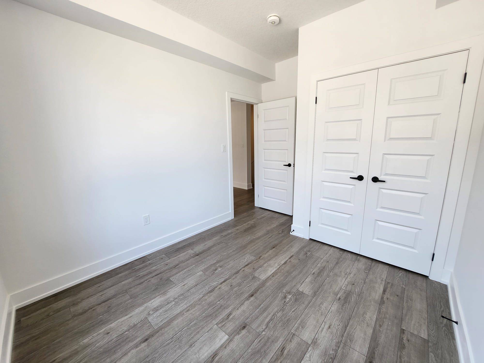 Waterloo, ON N2J 0G1,99 Roger ST N #25