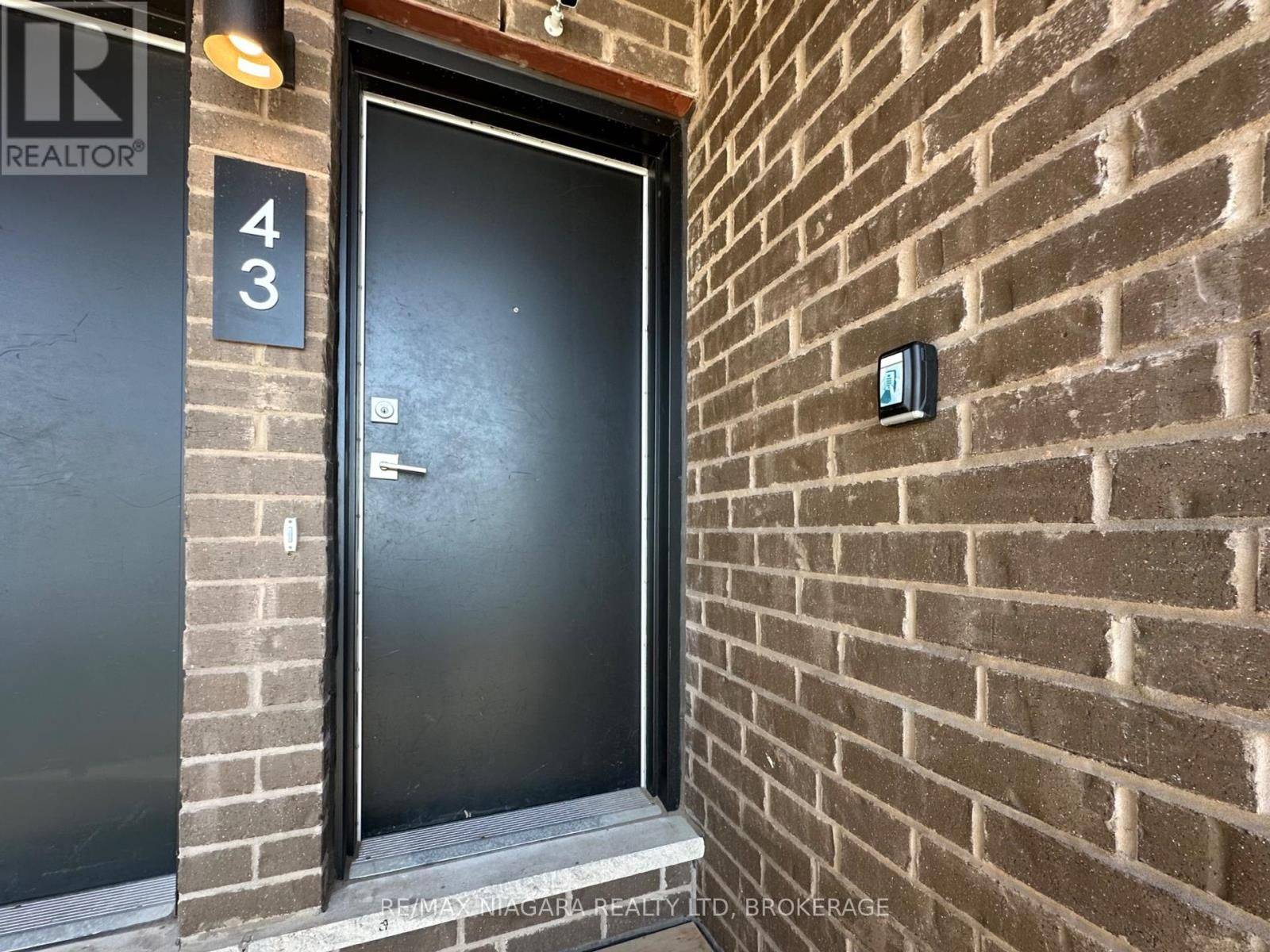 Niagara Falls, ON L2E 0C1,6705 Cropp ST #43