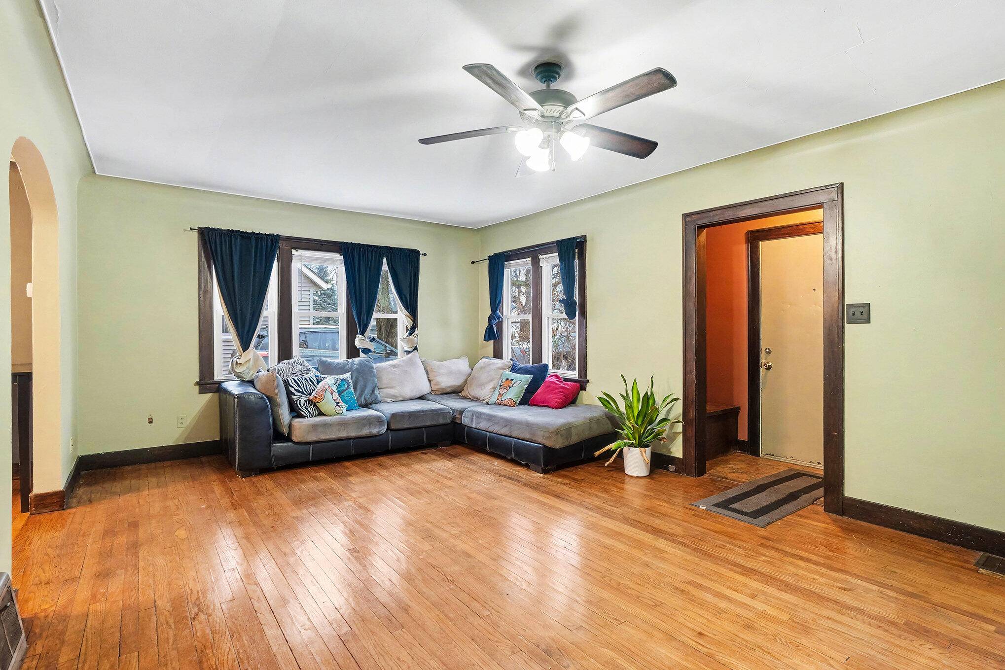 Holland, MI 49424,529 Pinecrest ST