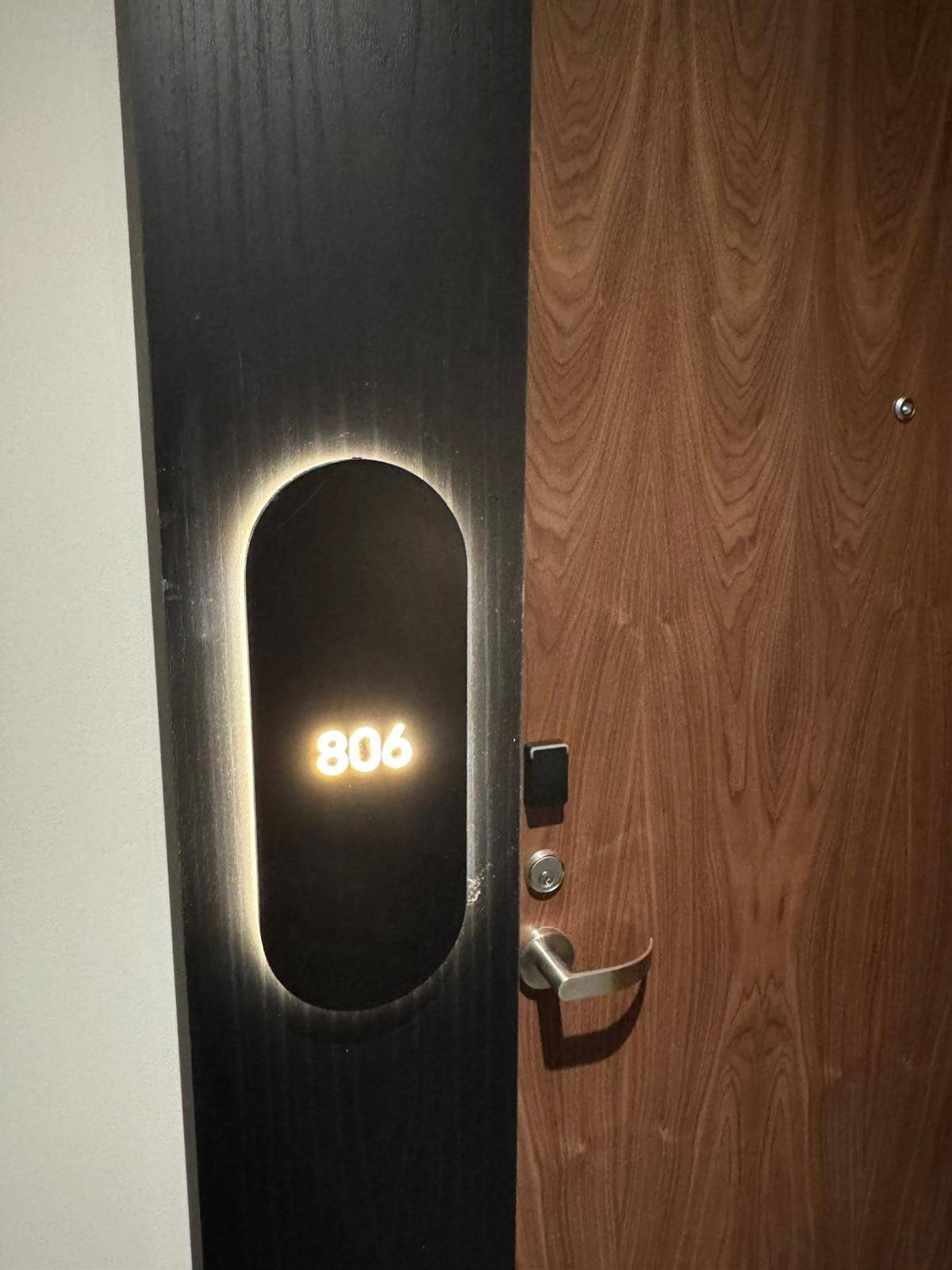 Kitchener, ON N2G 0G5,25 Wellington ST S #806