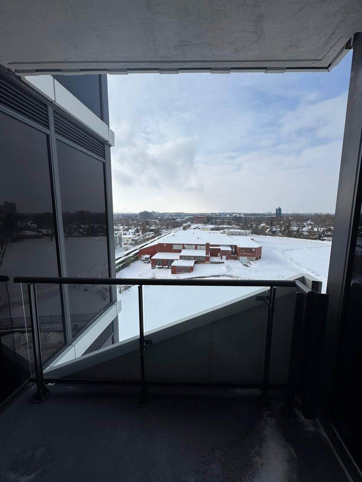 Kitchener, ON N2G 0G5,25 Wellington ST S #806