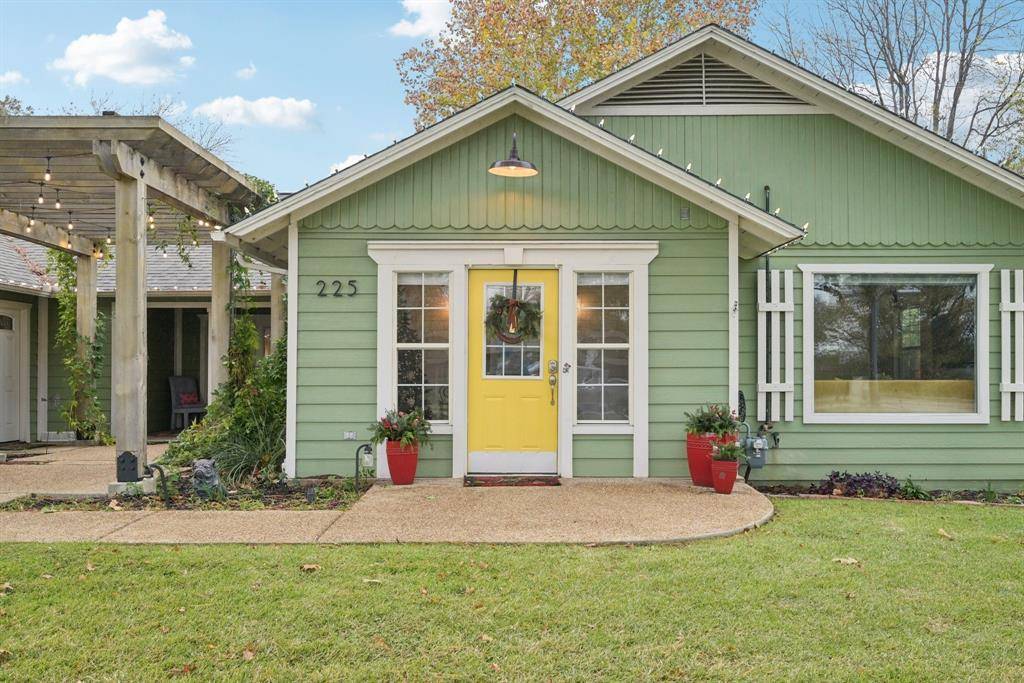 Grapevine, TX 76051,225 N Lucas Drive