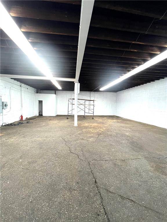 Long Island City, NY 11101,38-59 9th ST