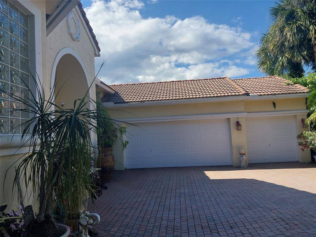 Stuart, FL 34997,7042 SE Bay Hill Dr