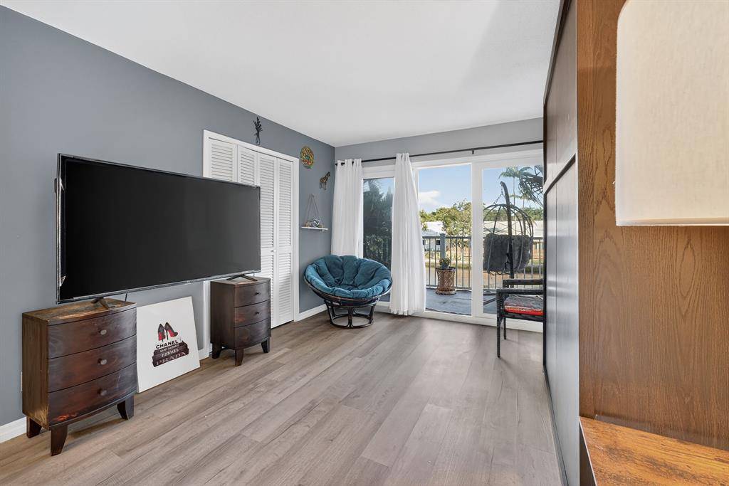 Fort Lauderdale, FL 33301,535 Hendricks Isle #208